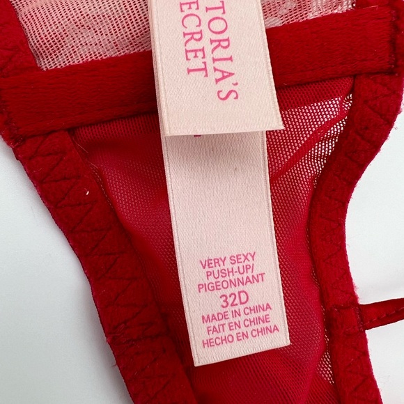 Victoria ‘s Secret VERY SEXY PUSH-UP/ PIGEONNANT Bra Size 32D - Picture 11 of 16